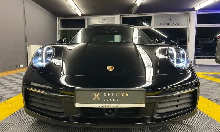 Porsche 992 Carrera 4