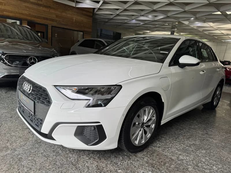Audi A3 40 TFSI e S Sitze