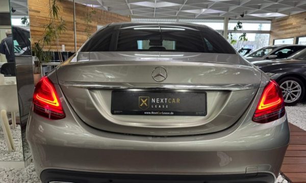 Mercedes-Benz C220d 4MATIC AMG Line - Image 6