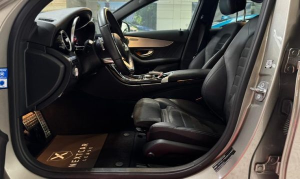 Mercedes-Benz C220d 4MATIC AMG Line - Image 7