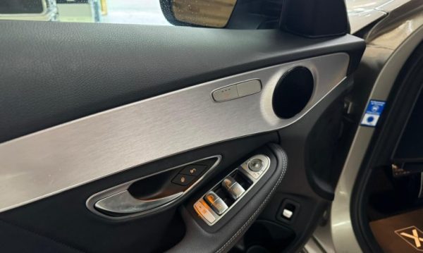 Mercedes-Benz C220d 4MATIC AMG Line - Image 8