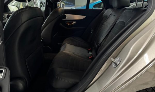 Mercedes-Benz C220d 4MATIC AMG Line - Image 9