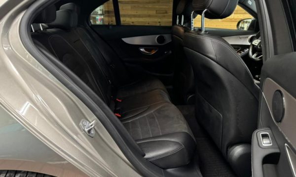 Mercedes-Benz C220d 4MATIC AMG Line - Image 10