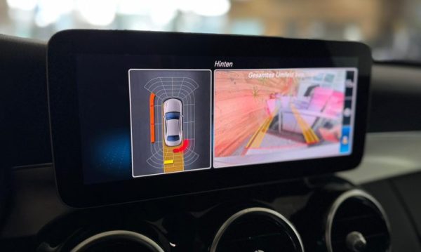 Mercedes-Benz C220d 4MATIC AMG Line - Image 13