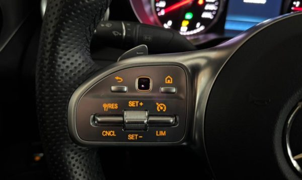 Mercedes-Benz C220d 4MATIC AMG Line - Image 14
