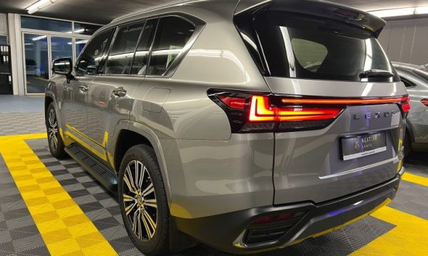 Lexus LX500d - Image 3