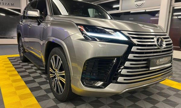 Lexus LX500d - Image 19