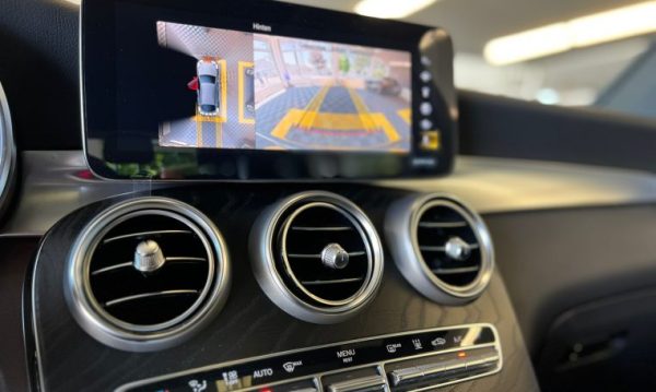 Mercedes-Benz GLC 300de 4Matic AMG Line - Image 8