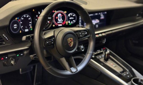 Porsche 911 Carrera Cabriolet - Image 6