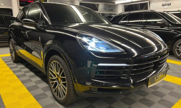 Porsche Cayenne S - Image 20