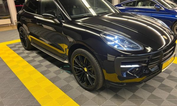 Porsche Macan Basis - Image 19