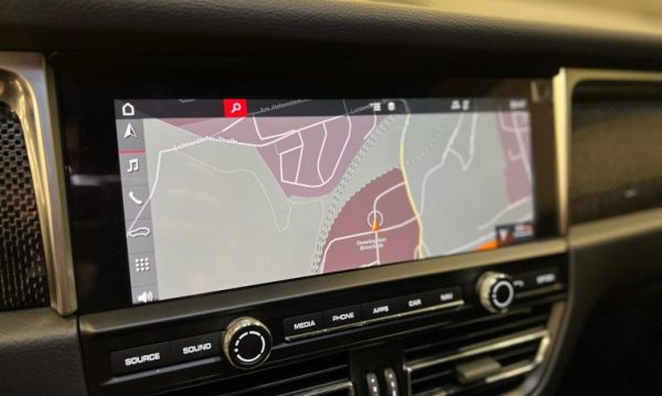 Porsche Macan Basis - Image 9
