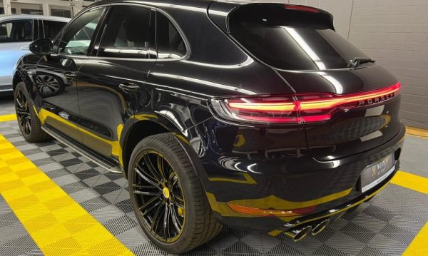 Porsche Macan Basis - Image 15