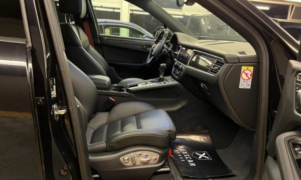 Porsche Macan Basis - Image 14