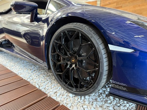 Lamborghini Huracan Tecnica - Image 8