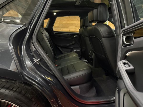 Porsche Macan S - Image 13
