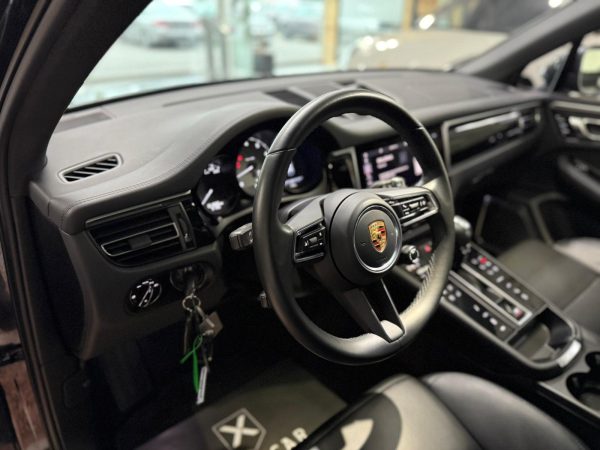 Porsche Macan S - Image 10