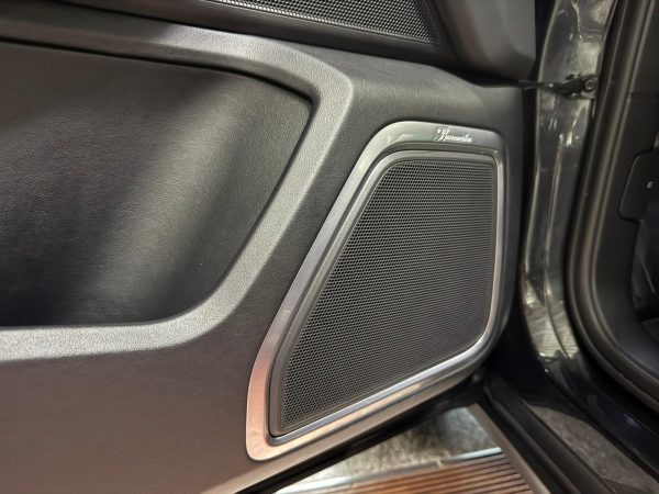 Porsche Macan S - Image 18