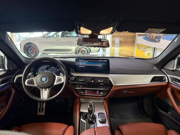 BMW 530e Touring xDrive M Sport - Image 10