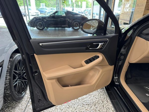 Porsche Macan 2.0 - Image 19