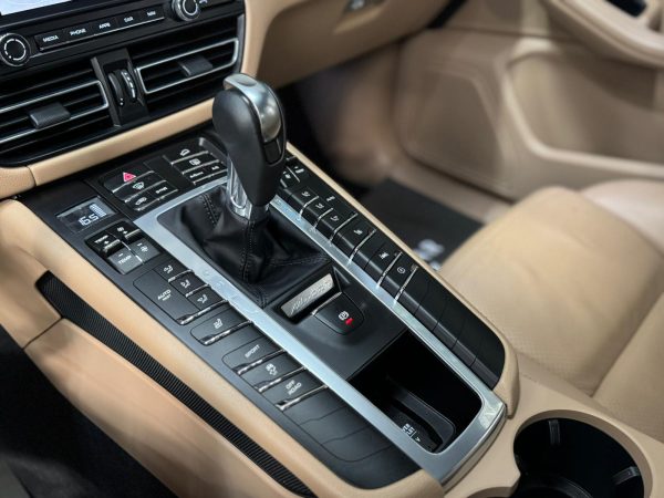 Porsche Macan 2.0 - Image 16