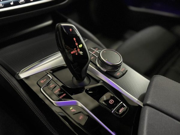 BMW 530i - Image 16