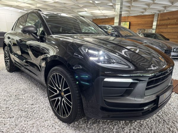 Porsche Macan T - Image 4