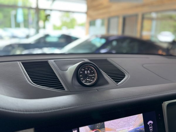 Porsche Macan T - Image 17