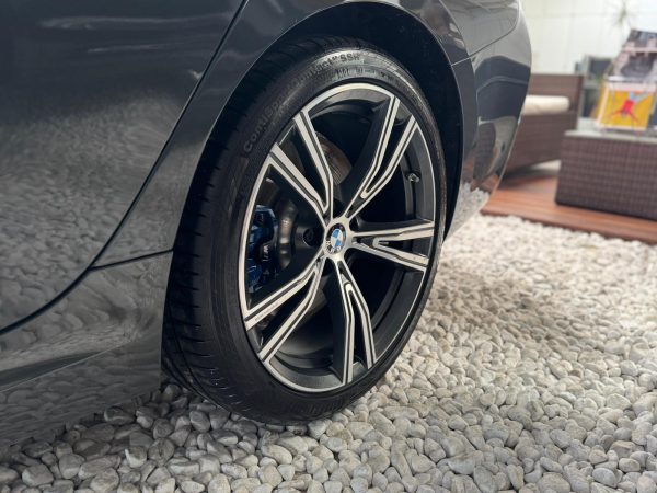 BMW 330e xDrive M Sport Lim. - Image 8