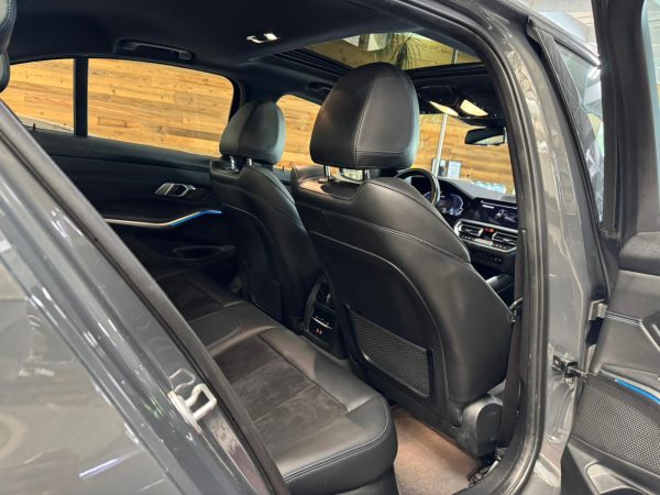 BMW 330e xDrive M Sport Lim. - Image 13