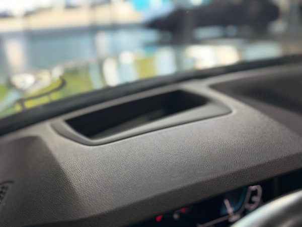 BMW 330e xDrive M Sport Lim. - Image 16