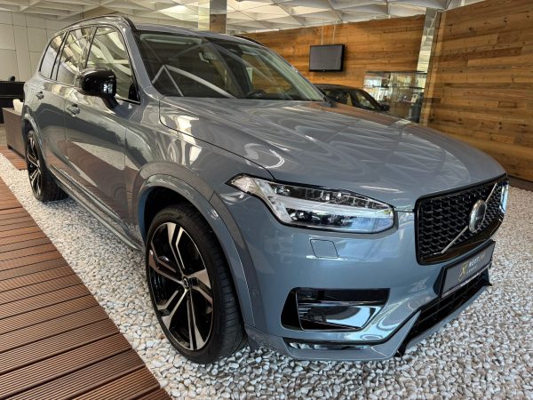 Volvo XC90 Ultra Dark AWD 7Spl - Image 4