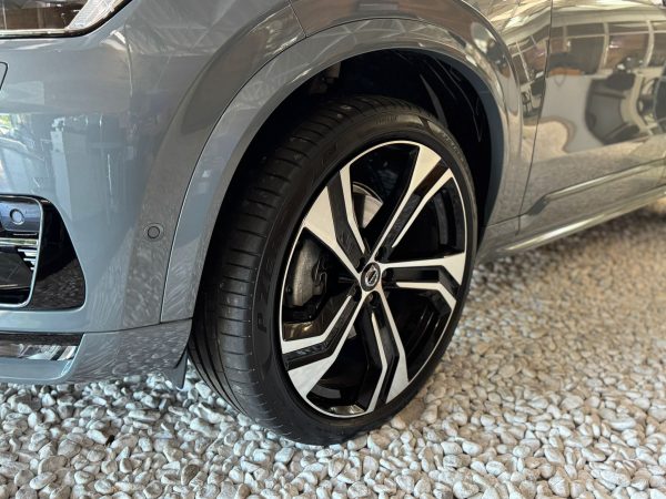 Volvo XC90 Ultra Dark AWD 7Spl - Image 8