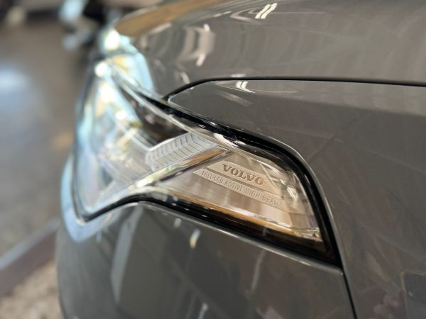 Volvo XC90 Ultra Dark AWD 7Spl - Image 9