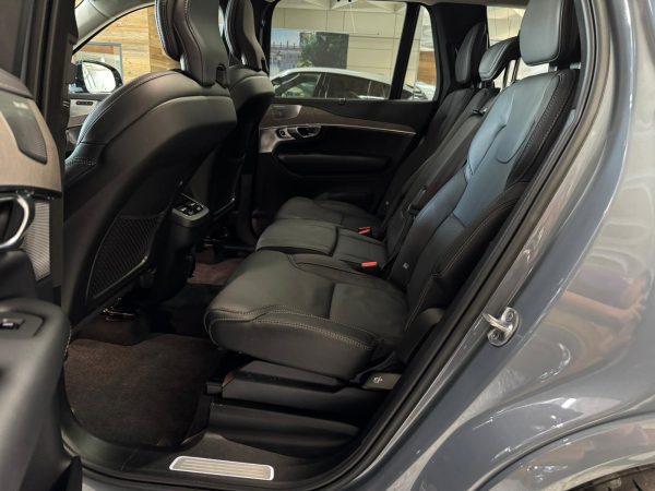 Volvo XC90 Ultra Dark AWD 7Spl - Image 11