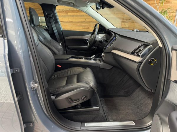Volvo XC90 Ultra Dark AWD 7Spl - Image 14
