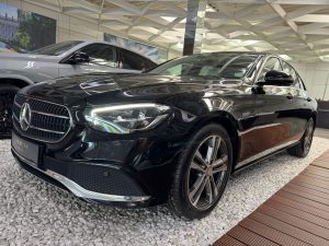 Mercedes-Benz E-Klasse Lim E 220d 4Matic