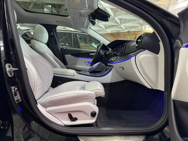 Mercedes-Benz E-Klasse Lim E 220d 4Matic - Image 12