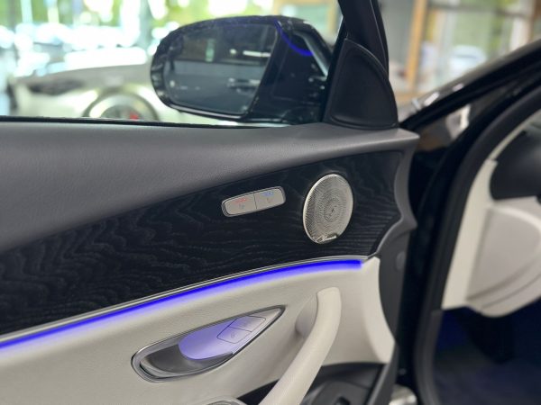 Mercedes-Benz E-Klasse Lim E 220d 4Matic - Image 13