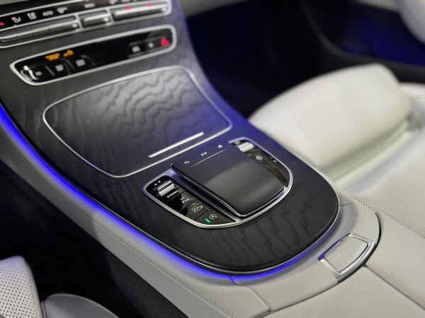 Mercedes-Benz E-Klasse Lim E 220d 4Matic - Image 16