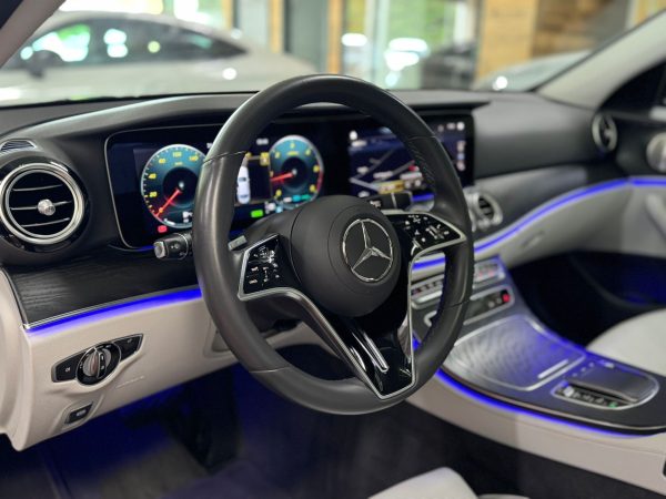 Mercedes-Benz E-Klasse Lim E 220d 4Matic - Image 17
