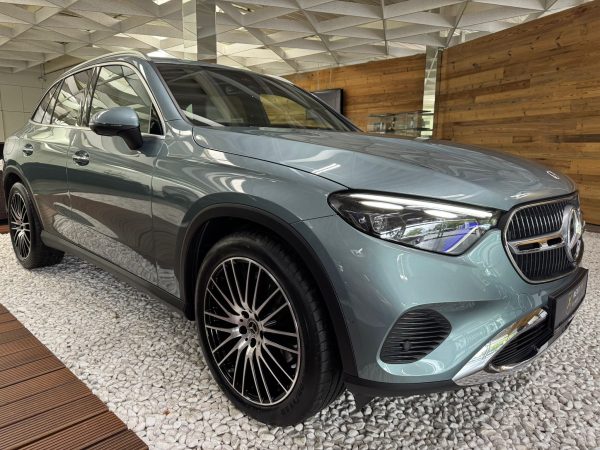 Mercedes Benz GLC 300d 4MATIC - Image 4