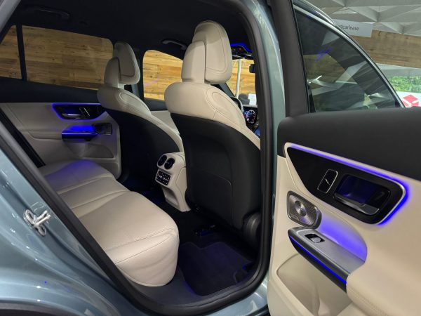 Mercedes Benz GLC 300d 4MATIC - Image 11