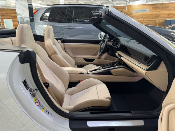 Porsche Carrera 4S Heritage - Image 10