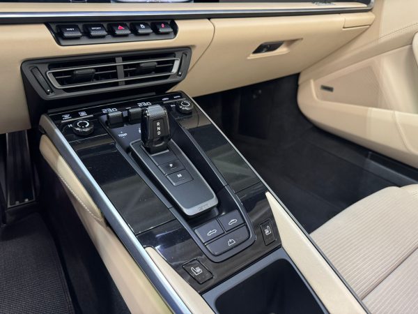 Porsche Carrera 4S Heritage - Image 15