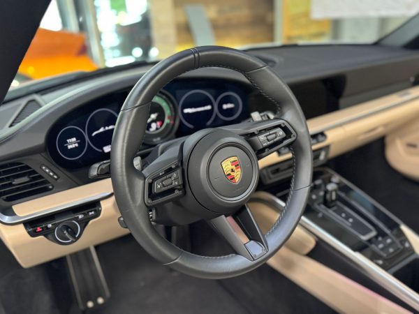 Porsche Carrera 4S Heritage - Image 8