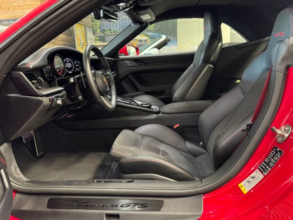 Porsche Carrera 911 GTS - Image 11