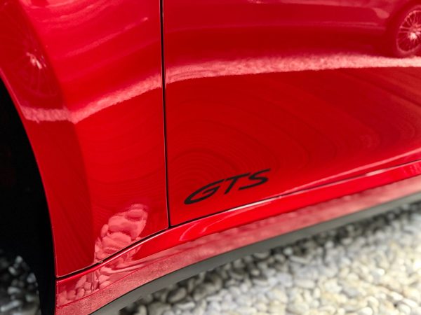 Porsche Carrera 911 GTS - Image 10