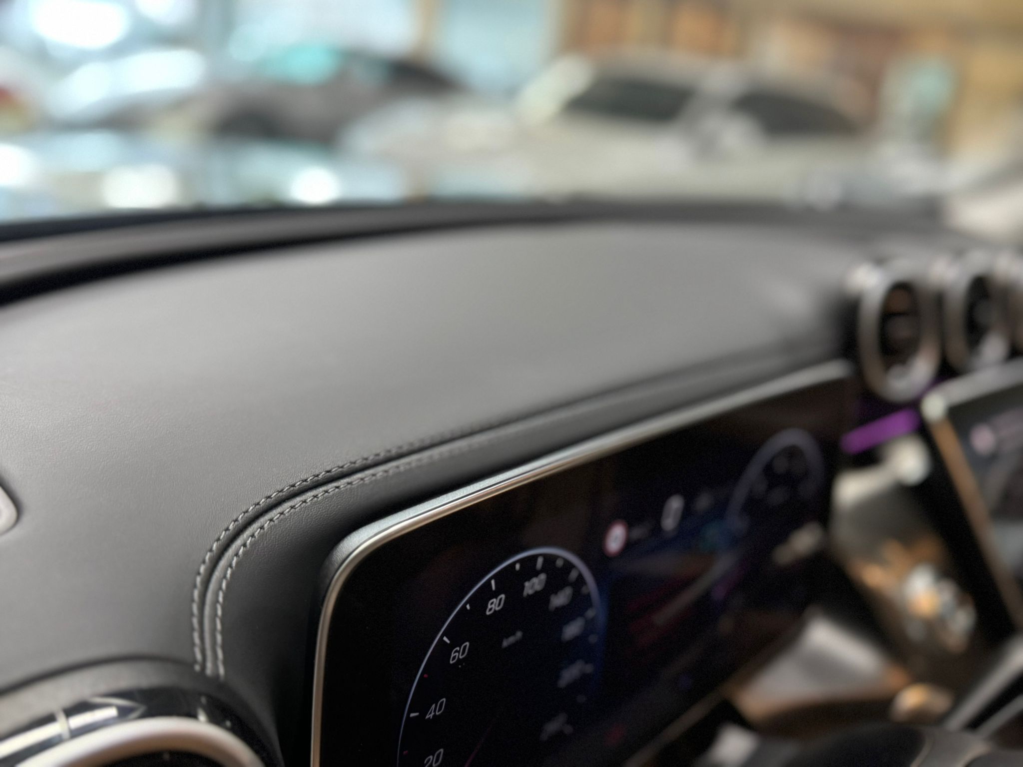 Mercedes Benz GLC 200 AMG Line - Image 14