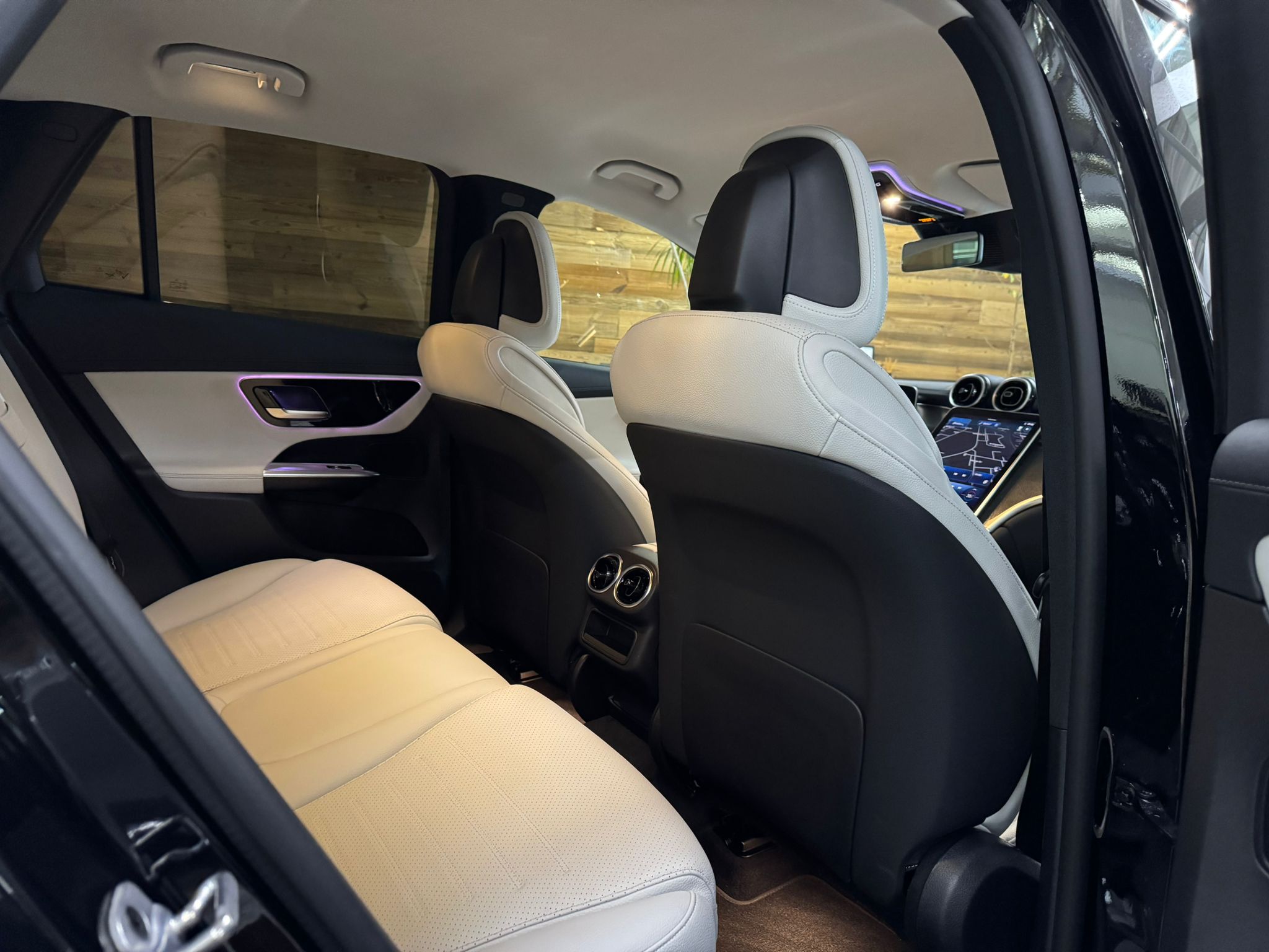 Mercedes Benz GLC 200 AMG Line - Image 12